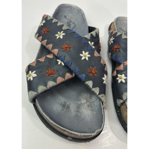 Free People Wildflowers Embroidered Floral Sandals Blue Slides Size 38 US 7.5 - Picture 4 of 11